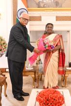 Hon'ble Governor Shri Pusapati Ashok Gajapathi Raju called on Hon'ble President of India, Smt. Droupadi Murmu at Rashtrapati Bhavan, New Delhi. 