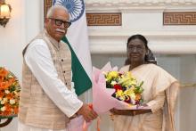 Hon’ble Governor Shri Pusapati Ashok Gajapathi Raju called on Hon’ble President of India, Smt. Droupadi Murmu at Rashtrapati Bhavan, New Delhi.