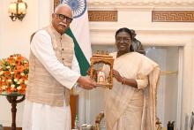 Hon’ble Governor Shri Pusapati Ashok Gajapathi Raju called on Hon’ble President of India, Smt. Droupadi Murmu at Rashtrapati Bhavan, New Delhi.